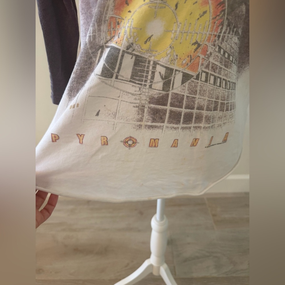 Def Leppard Graphic Raglan Long Sleeve T-Shirt - Picture 3 of 8